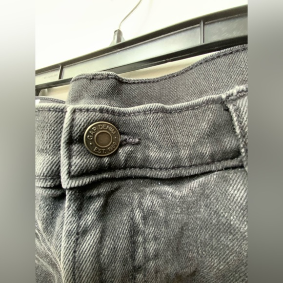 Gap Denim Shorts (Black) - Picture 2 of 6